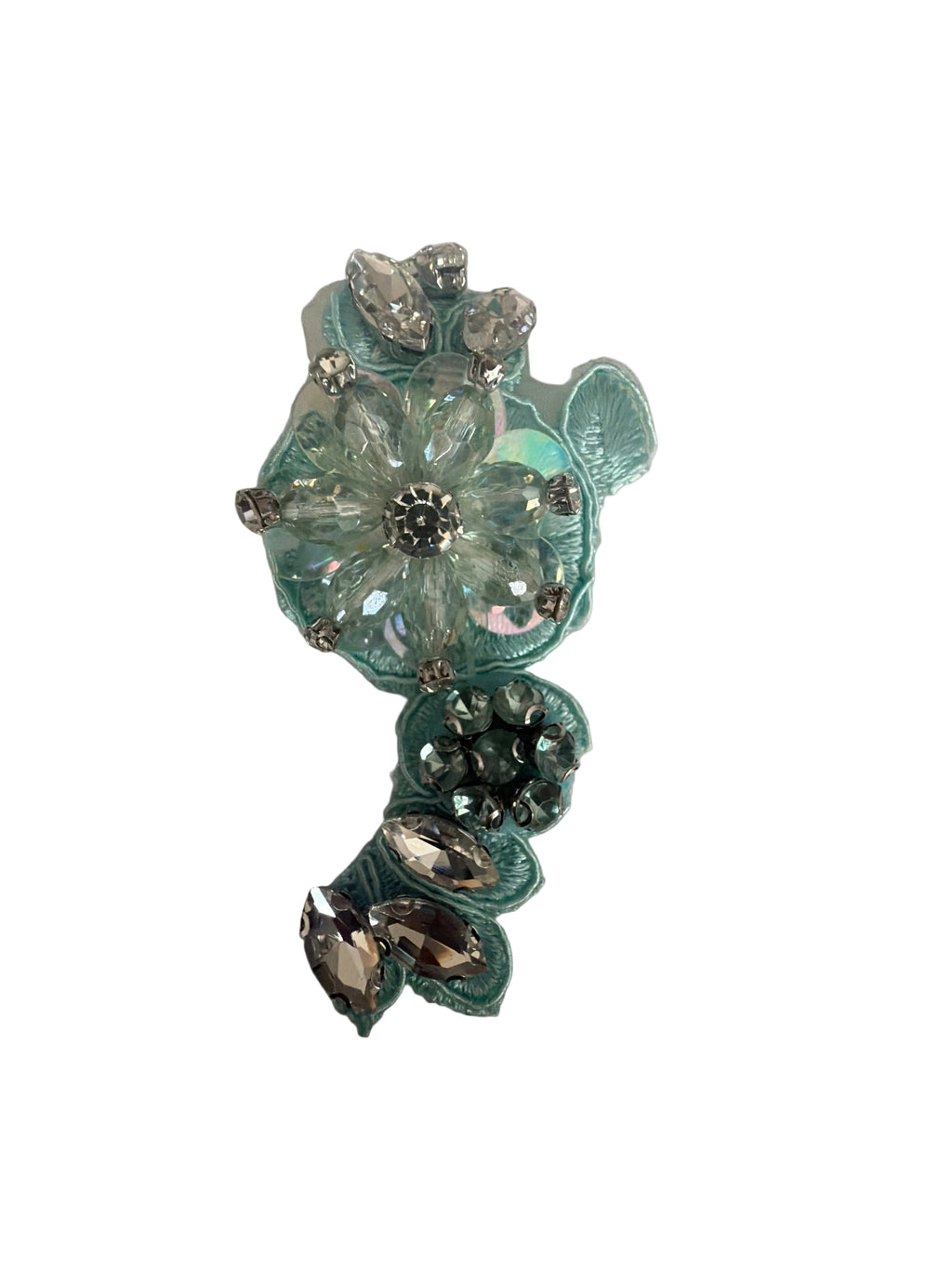 Mesh brooches