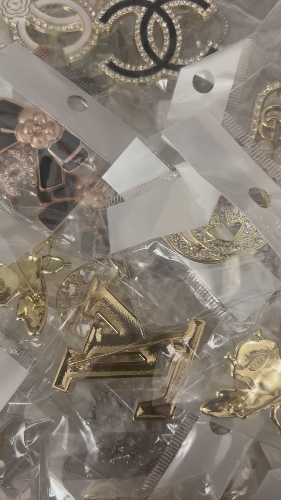 Brooches mixed pack